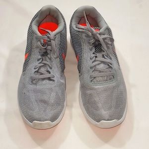 Nike Revolution 3 womans size 9.5
